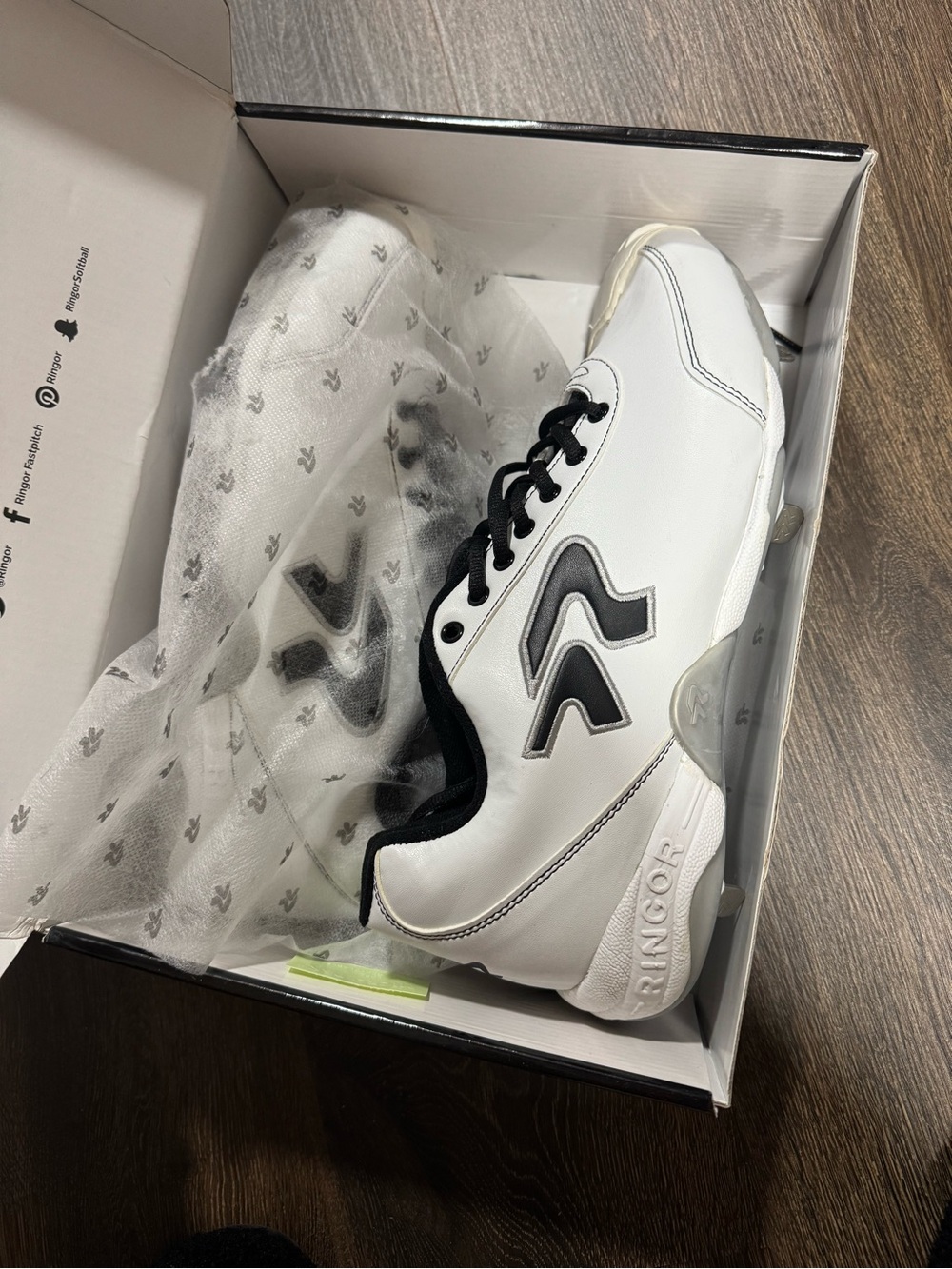 Ringor Diamond Bandit II Softball Metal Cleats White Black Womens Sz 13 Pitching